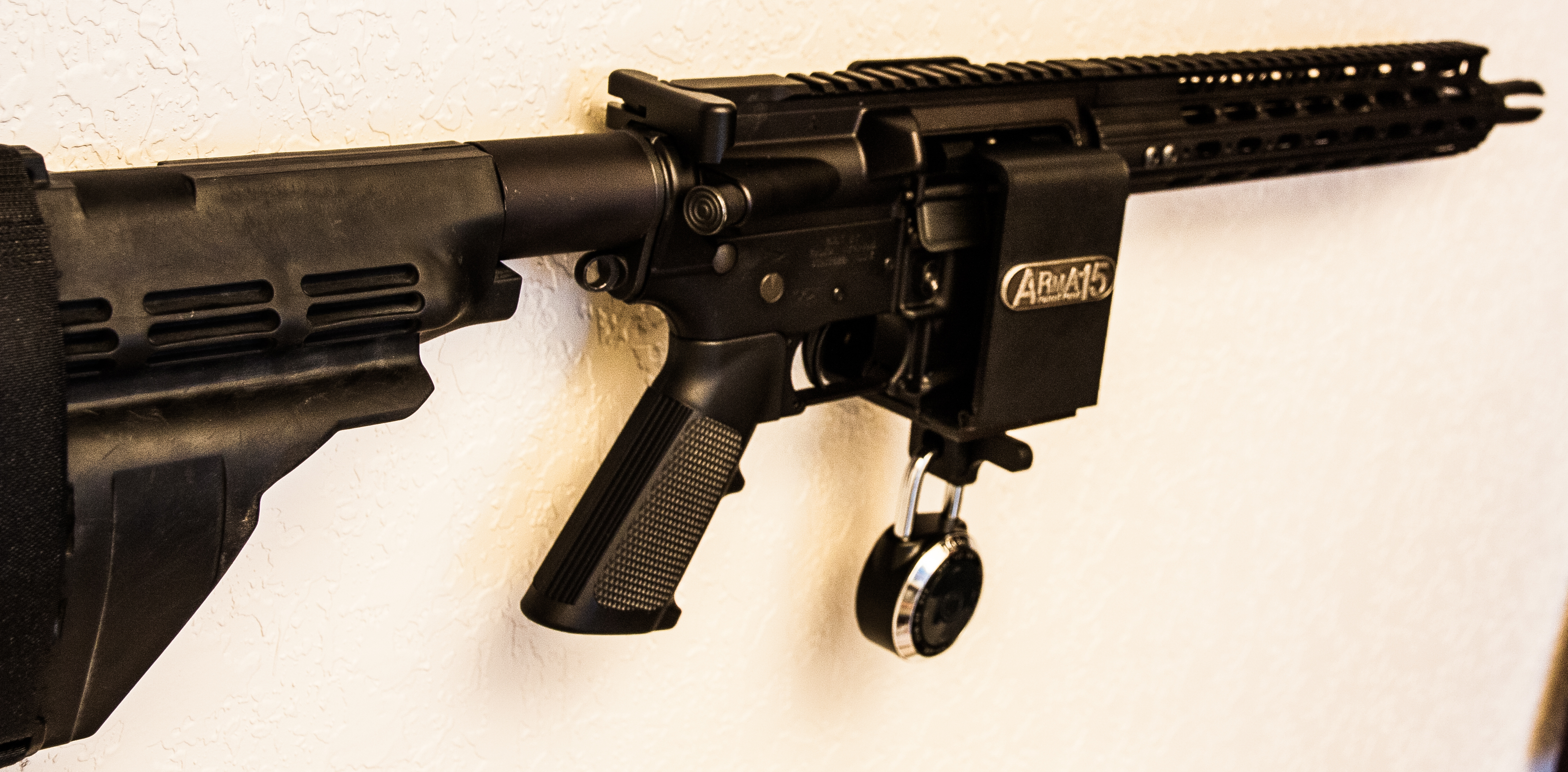 AR15 Locking Wall Mount, Quick Release, M4 Safe, AR15 Safe, AR15 lock